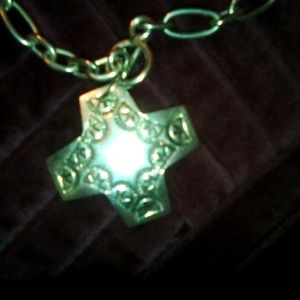 Retired silpada curiosity cross excellent condition